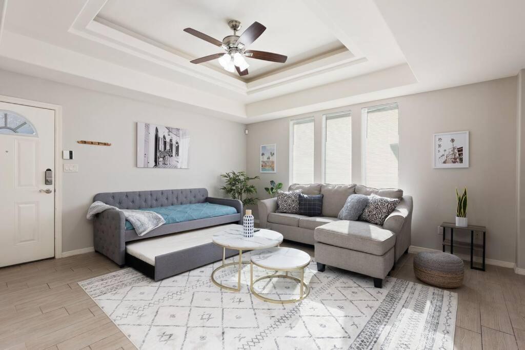 Cozy 3 Bed 2 Bath Apartment, Near Shopping Plazas, Expressway And Free Parking Edinburg Exterior foto